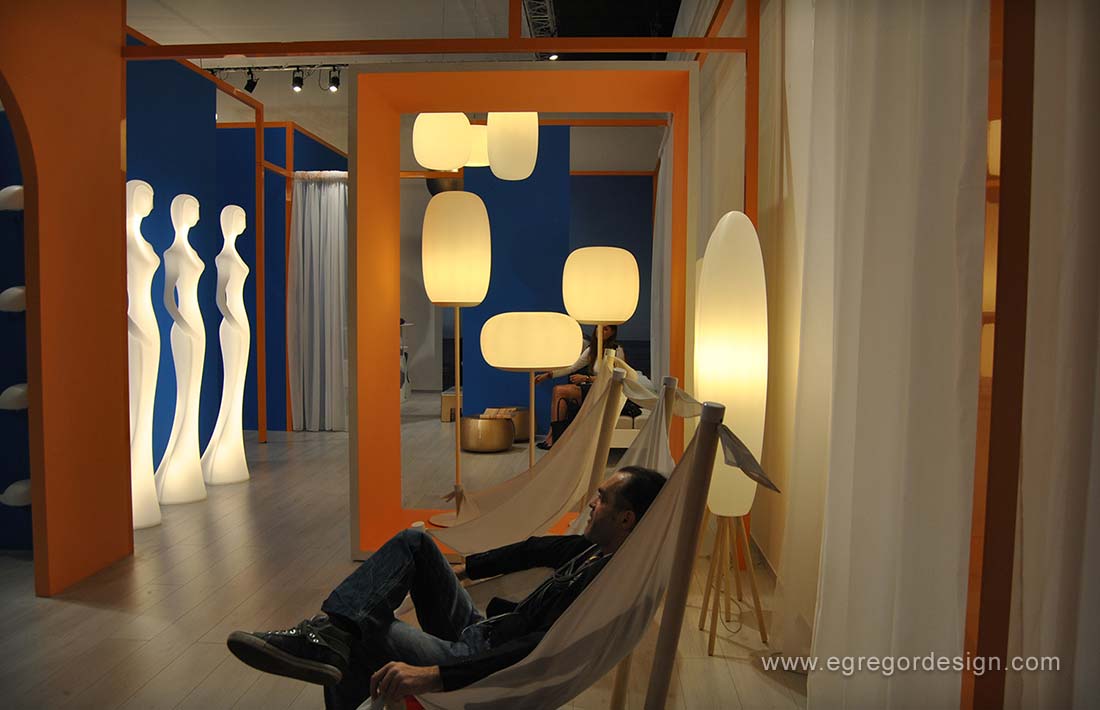 Salone del mobile, , corpuri de iluminat, scaune.