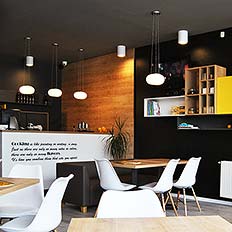 Interior pizzeria flavours, MDF vopsit lucios, producator mobilier horeca.